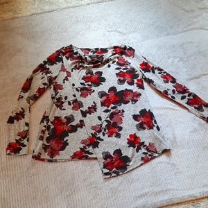 Vera W. Lightweight, Cozy top. Small. Grey, black, red